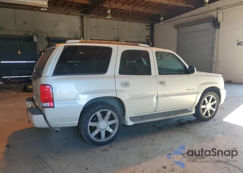 2003 Cadillac Escalade Luxury z USA, uszkodzony, nr VIN 1GYEK63N33R302208
